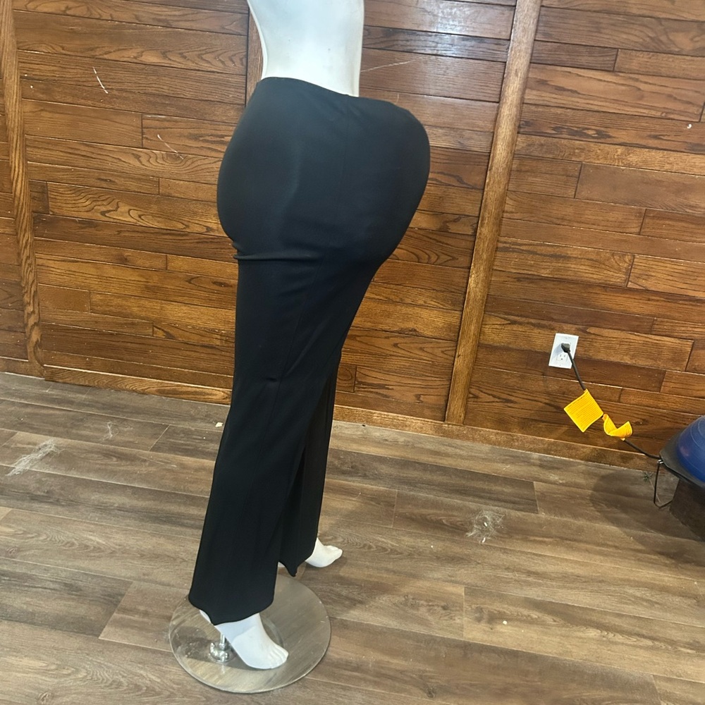Baby style Elegant flare Black Leggings. Size medium.